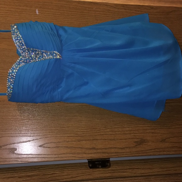 Dress - Picture 1 of 3